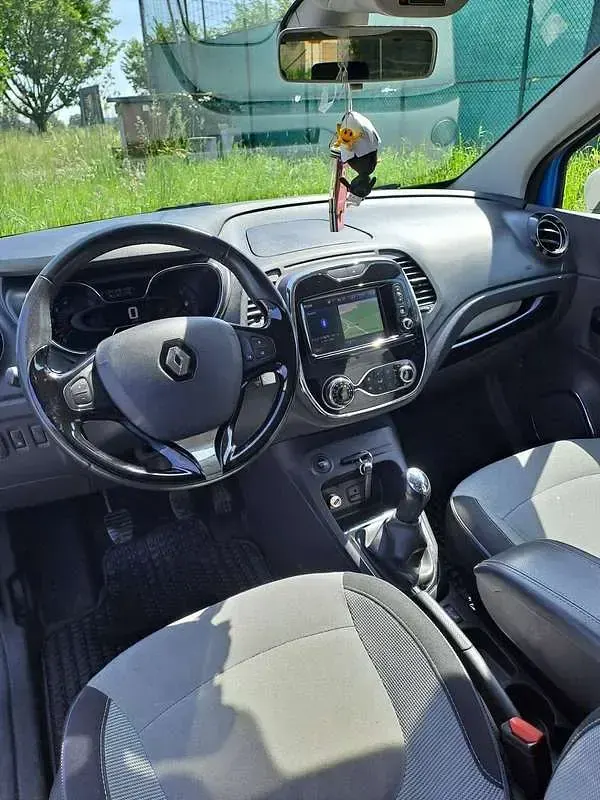 Usata Renault Captur Intens 90 CV (66 kW) 2016 Blu/azzurro SUV