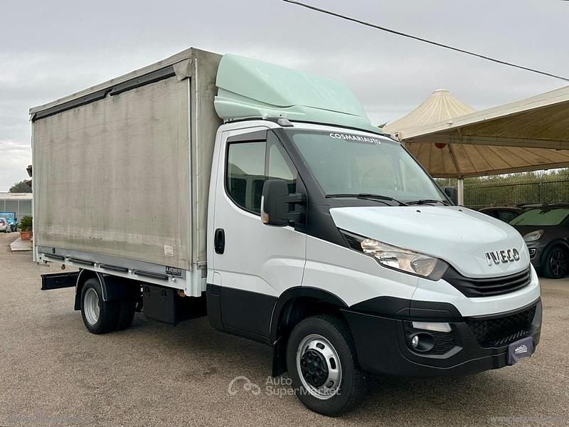 Usata Iveco Daily 156 CV (114 kW) 2019 Bianco Monovolume