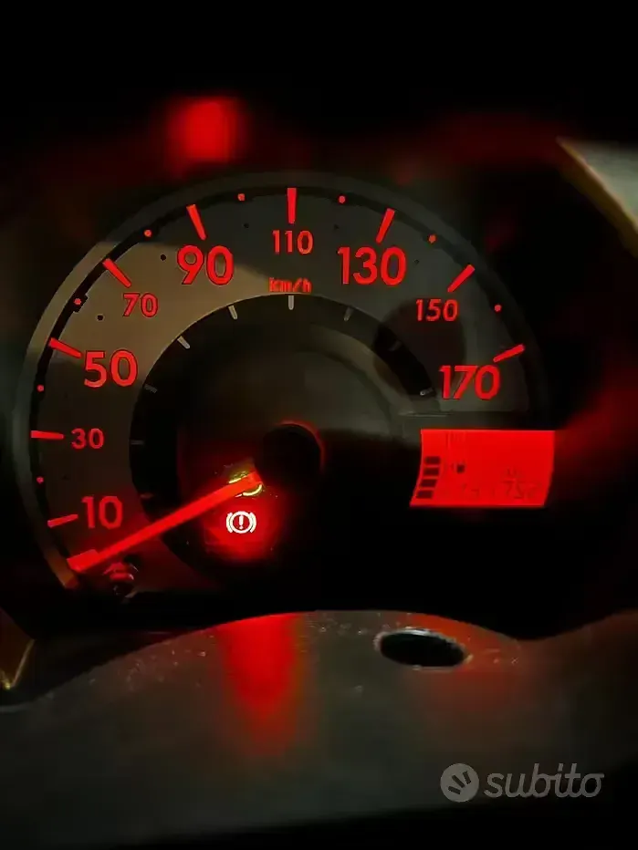 Usata Citroën C1 68 CV (50 kW) 2005 Rosso Utilitaria