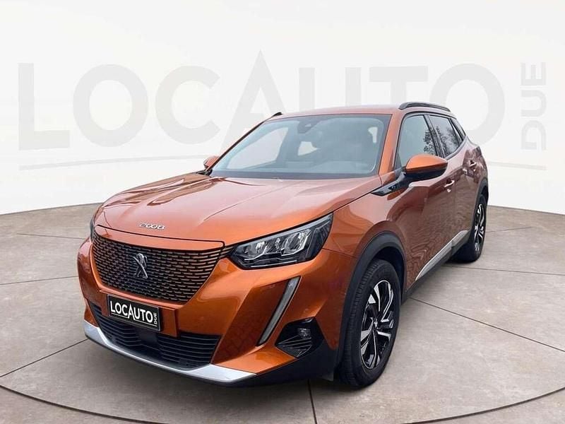 Usata Peugeot e-2008 Allure 100 kW (136 CV) 2021 Arancione SUV