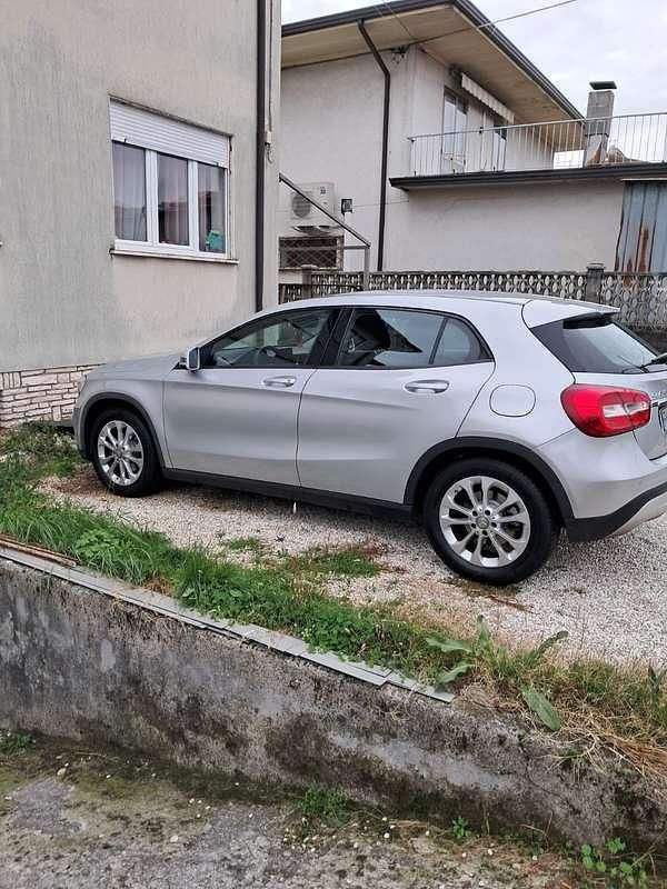 Usata Mercedes GLA180 Premium 109 CV (80 kW) 2015 SUV