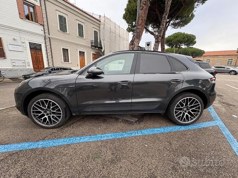 Usata Porsche Macan 245 CV (180 kW) 2021 Grigio SUV