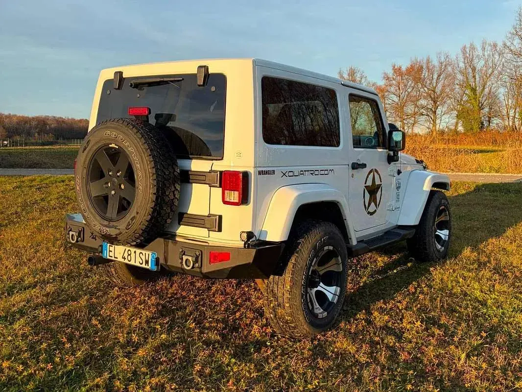 Usata Jeep Wrangler 200 CV (147 kW) 2012 Bianco SUV