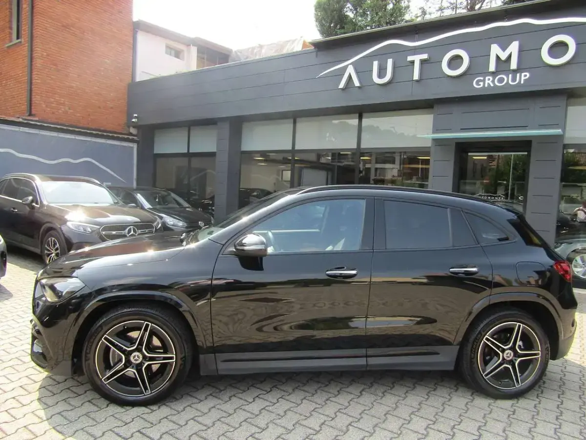 Usata Mercedes GLA200 AMG Line Premium 150 CV (110 kW) 2023 Nero cosmo SUV