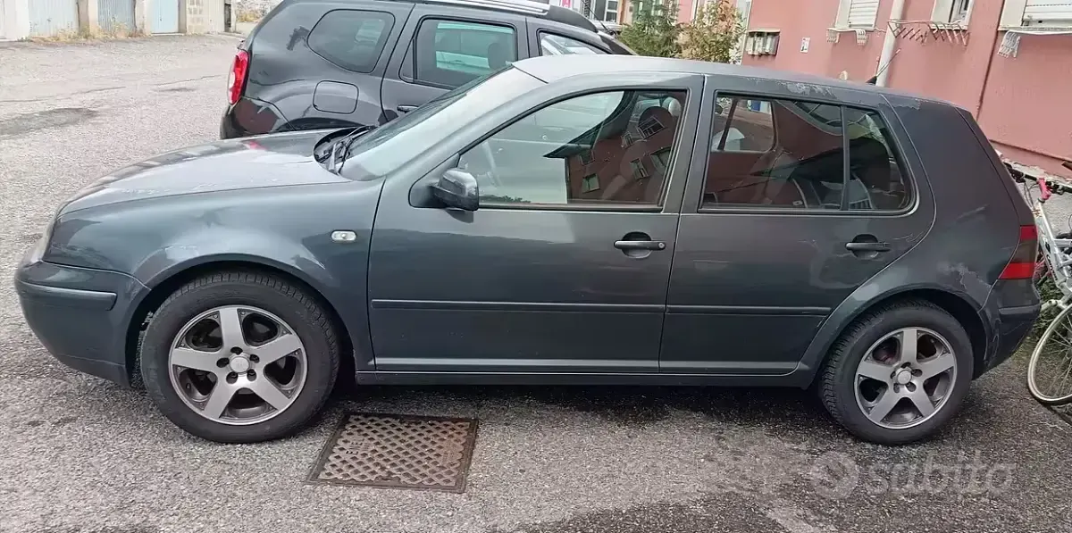 Usata VW Golf 101 CV (74 kW) 2002 Grigio Coupé