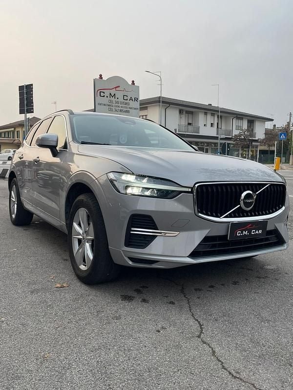 Usata Volvo XC60 Momentum 197 CV (144 kW) 2021 Beige SUV