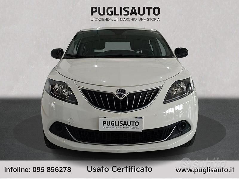 Usata Lancia Ypsilon Silver 69 CV (50 kW) 2023 Bianco Utilitaria