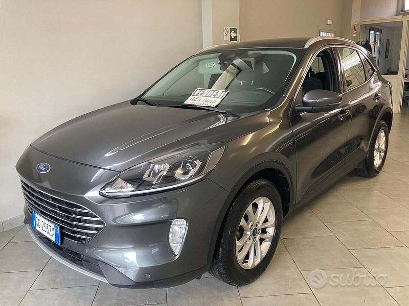 Usata Ford Kuga Titanium 120 CV (88 kW) 2022 Grigio SUV
