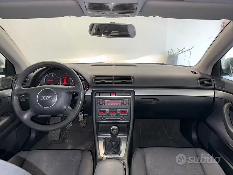 Usata Audi A4 130 CV (95 kW) 2005 Grigio Station wagon