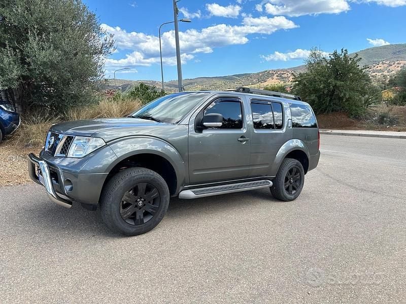Grigio Usata 2010 Nissan Pathfinder SUV | 13.000 € - Immagine 1/4
