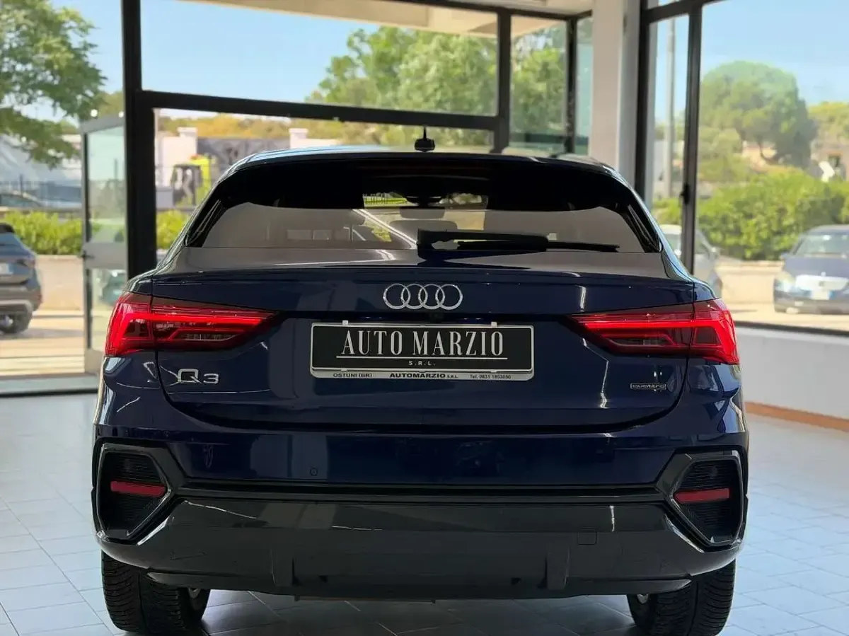 Usata Audi Q3 Business Plus 150 CV (110 kW) 2021 Blu/azzurro SUV