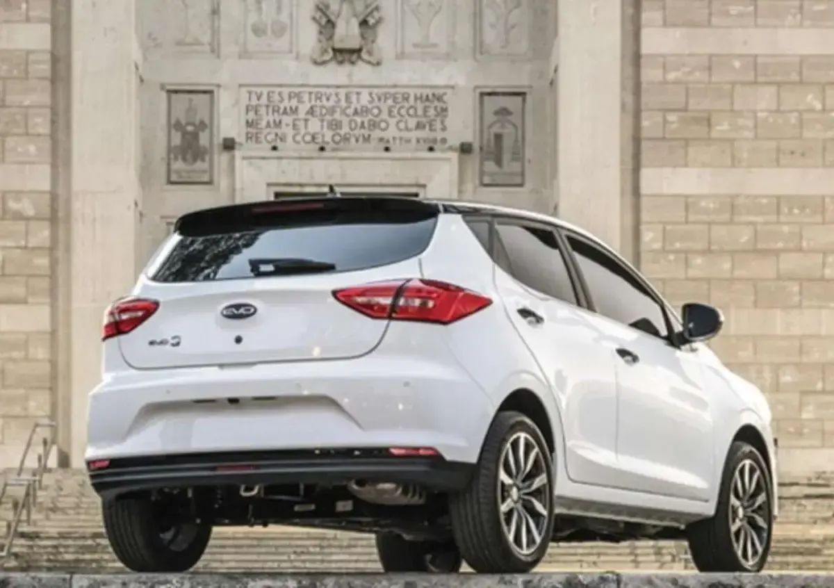 Usata EVO Evo 3 83 kW (113 CV) 2024 Argento SUV