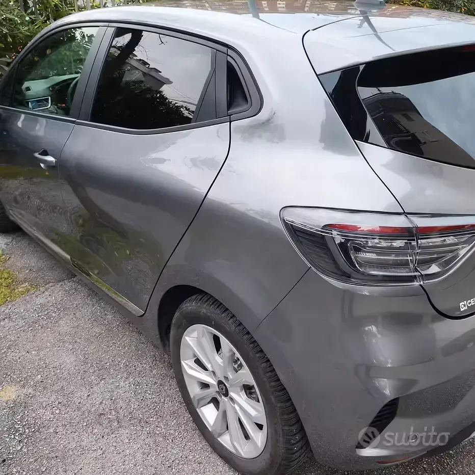 Usata Renault Clio V 101 CV (74 kW) 2024 Utilitaria
