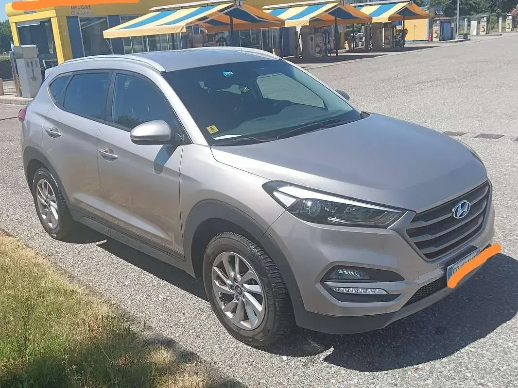 Usata Hyundai Tucson Comfort 132 CV (97 kW) 2016 Grigio SUV