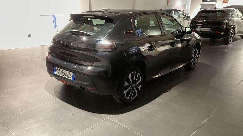 Usata Peugeot 208 Style 102 CV (75 kW) 2025 Nero Utilitaria