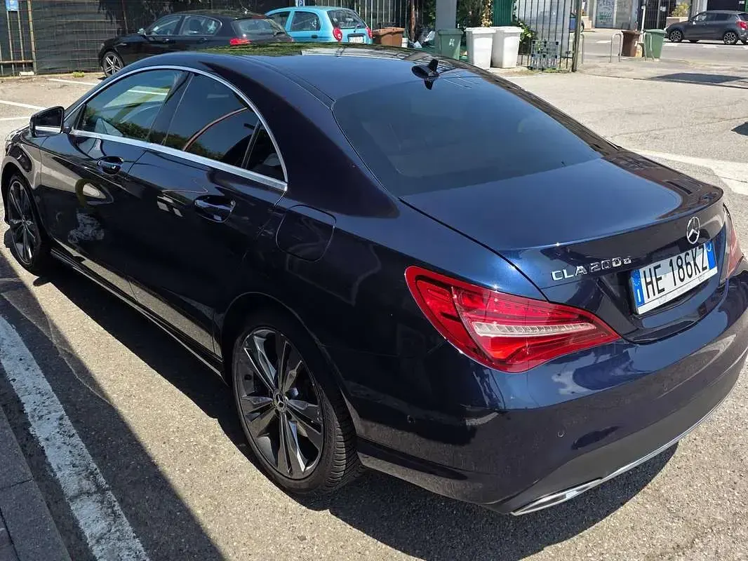 Usata Mercedes CLA200 Business 136 CV (100 kW) 2018 Blu/azzurro Coupé