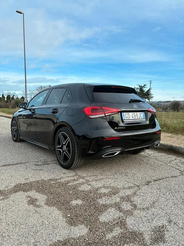 Usata Mercedes A200 150 CV (110 kW) 2021 Nero Berlina
