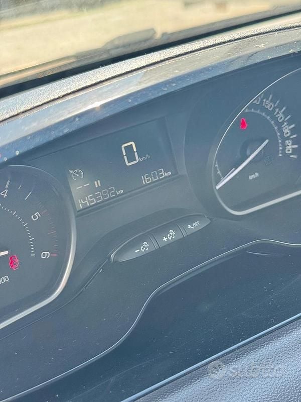 Usata Peugeot 206 75 CV (55 kW) 2019 Bianco Utilitaria