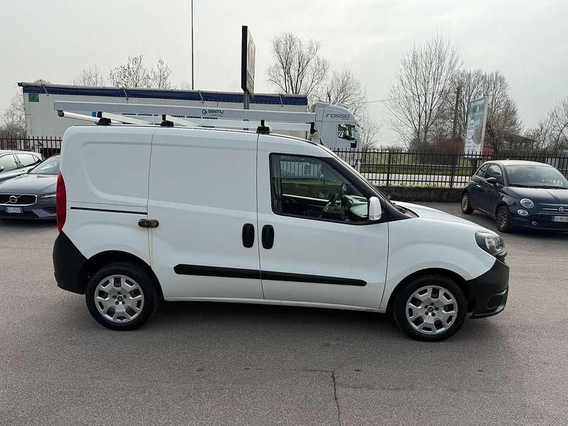 Usata Fiat Doblò 105 CV (77 kW) 2019 Bianco Monovolume
