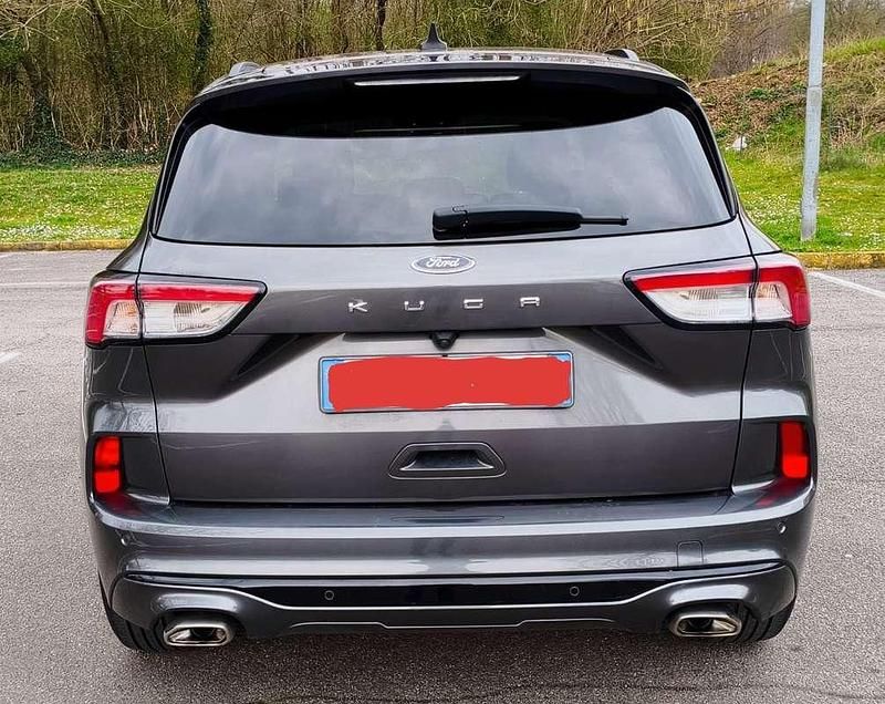 Usata Ford Kuga ST-Line X 120 CV (88 kW) 2022 Nero SUV