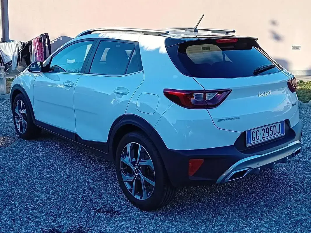 Usata Kia Stonic GT-Line 120 CV (88 kW) 2021 Bianco SUV