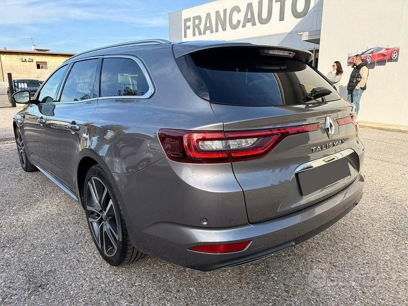 Usata Renault Talisman Initiale Paris 160 CV (117 kW) 2017 Grigio scuro Station wagon