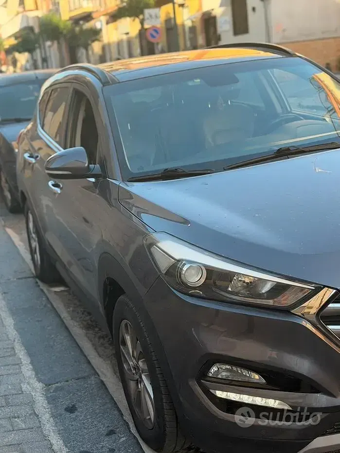 Usata Hyundai Tucson 116 CV (85 kW) 2016 Grigio SUV