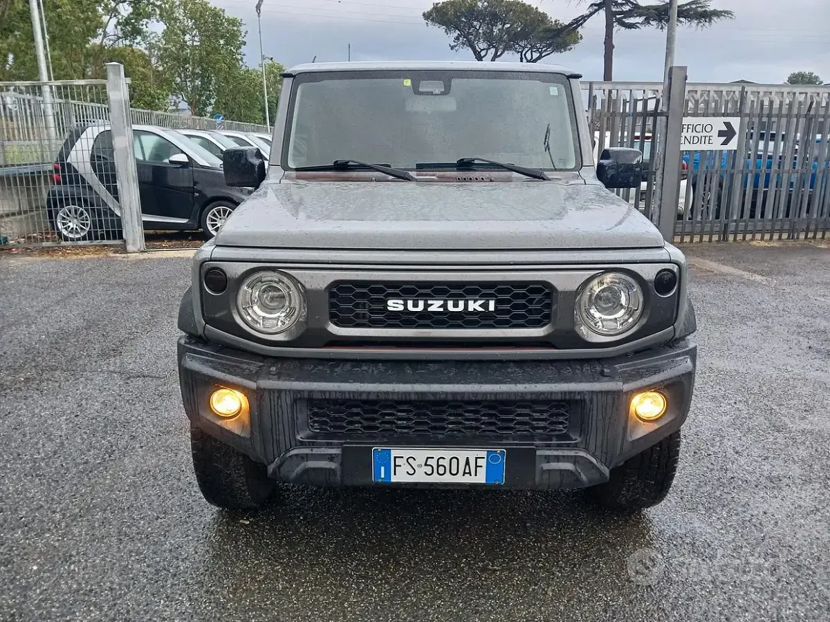 Usata Suzuki Jimny 102 CV (75 kW) 2018 Grigio SUV