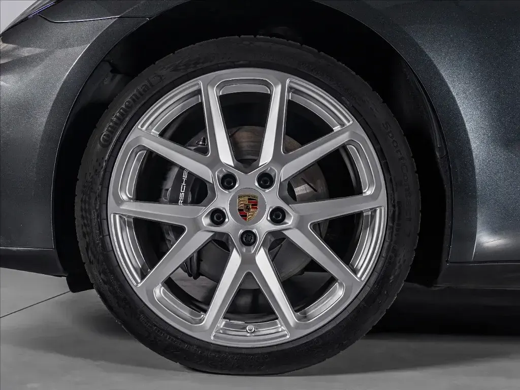 Usata Porsche Panamera 354 CV (260 kW) 2025 Grigio metallizzato Utilitaria