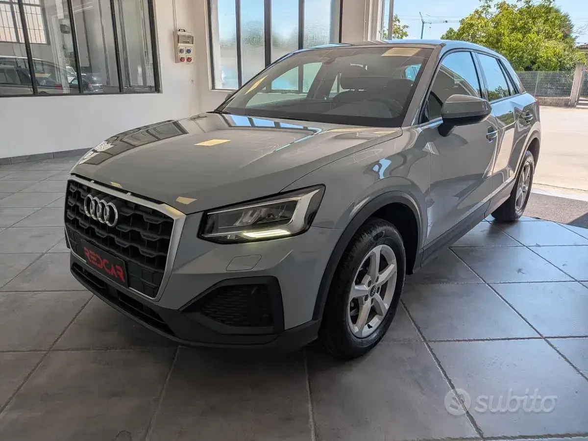 Usata Audi Q2 Ambiente 116 CV (85 kW) 2021 Grigio freccia perlato SUV