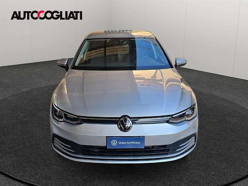 Usata VW Golf VIII Life 131 CV (96 kW) 2023 Argento Utilitaria