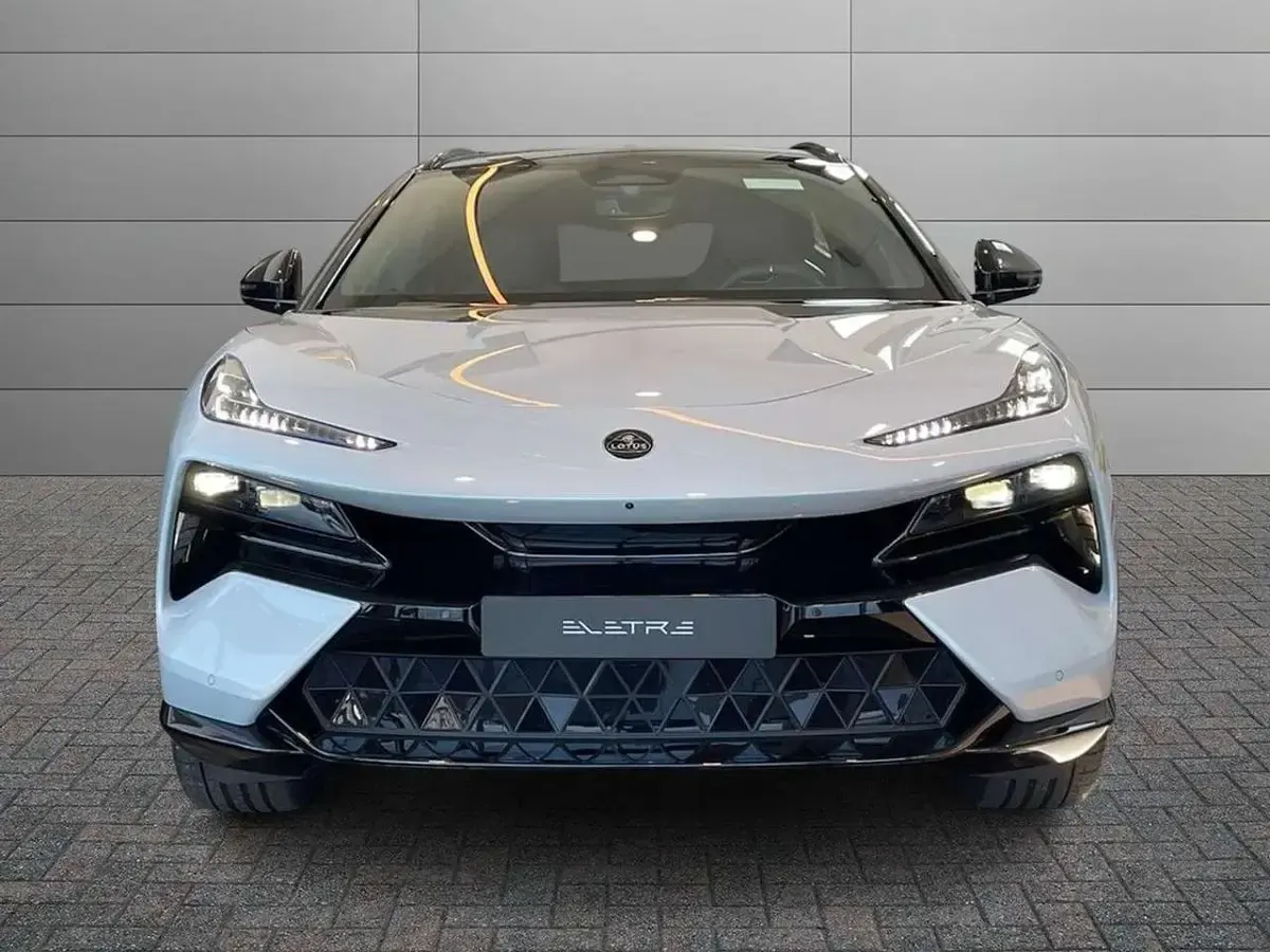 Nuova Lotus Eletre 139 kW (190 CV) 2026 Bianco zenit SUV