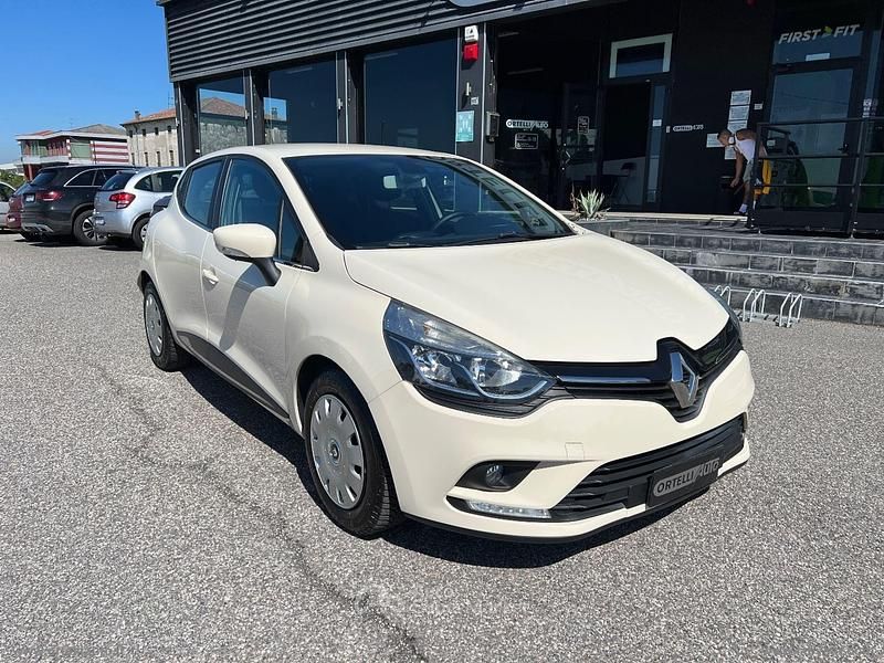 Usata Renault Clio IV Zen 75 CV (55 kW) 2017 Bianco Berlina