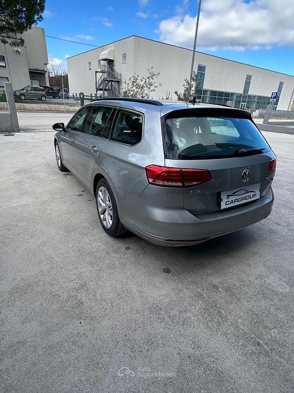 Usata VW Passat 150 CV (110 kW) 2015 Gray Station wagon