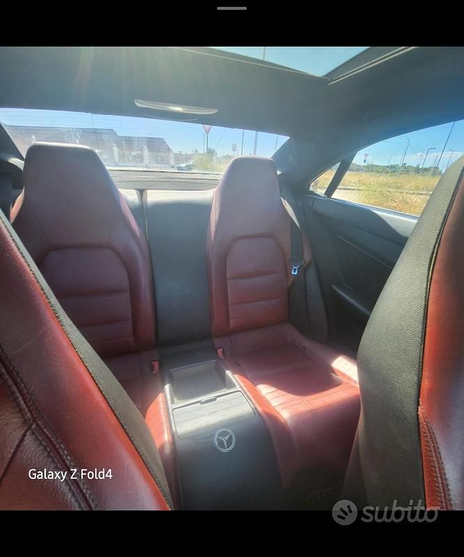 Usata Mercedes E220 170 CV (125 kW) 2010 Bianco Coupé