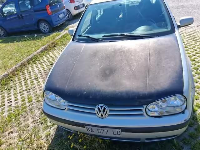 Usata VW Golf III 75 CV (55 kW) 1999 Argento Berlina