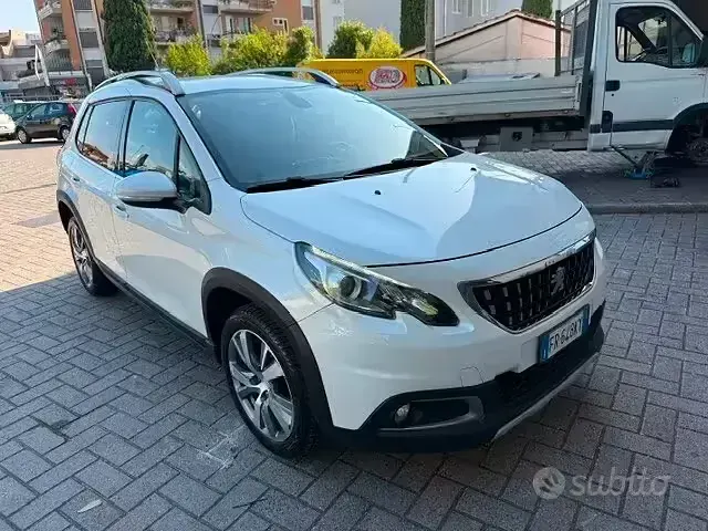 Begagnad Peugeot 2008 Allure 120 HK (88 kW) 2018 Vit SUV