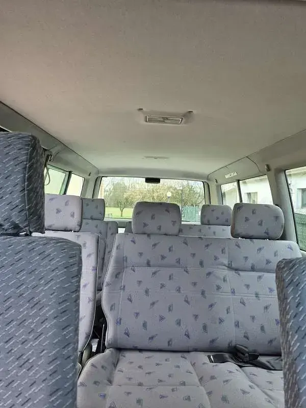 Usata VW Caravelle 102 CV (75 kW) 1998 Verde Furgone