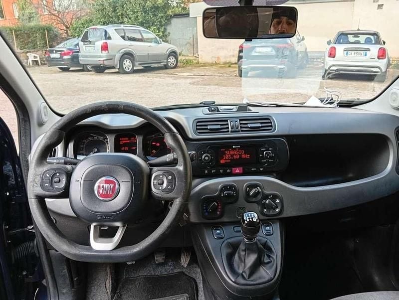 Usata Fiat Panda Lounge 122 CV (89 kW) 2017 Blu/azzurro Utilitaria