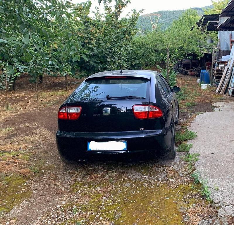 Occasion Seat Leon 130 ch (95 kW) 2004 Noir Citadine