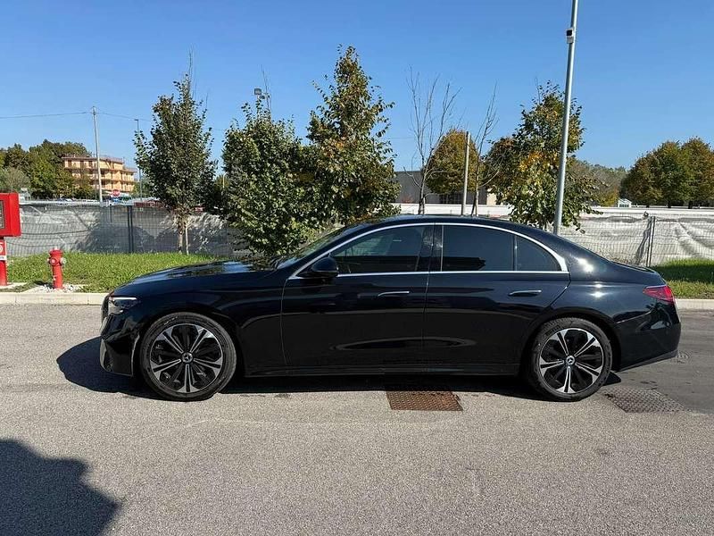 Usata Mercedes E220 Premium Plus 197 CV (144 kW) 2023 Berlina