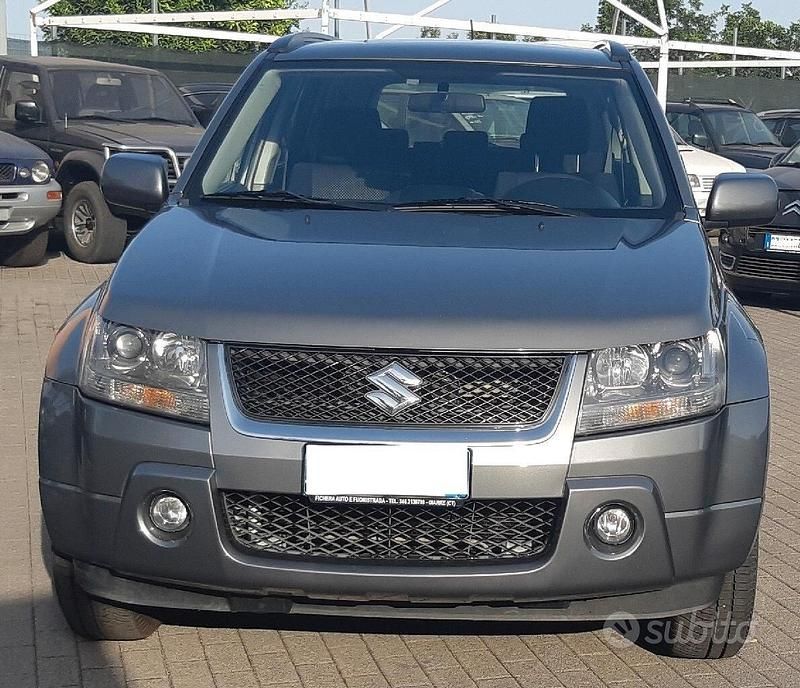 Usata Suzuki Grand Vitara 140 CV (102 kW) 2008 Grigio SUV