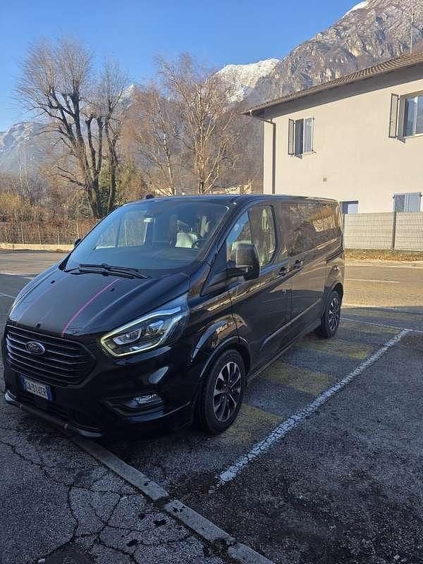 Usata Ford Tourneo Custom Sport 185 CV (136 kW) 2020 Nero Furgone
