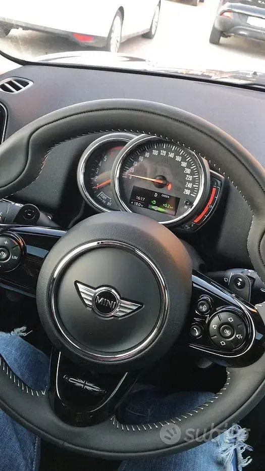 Usata Mini Countryman 190 CV (139 kW) 2017 Grigio SUV