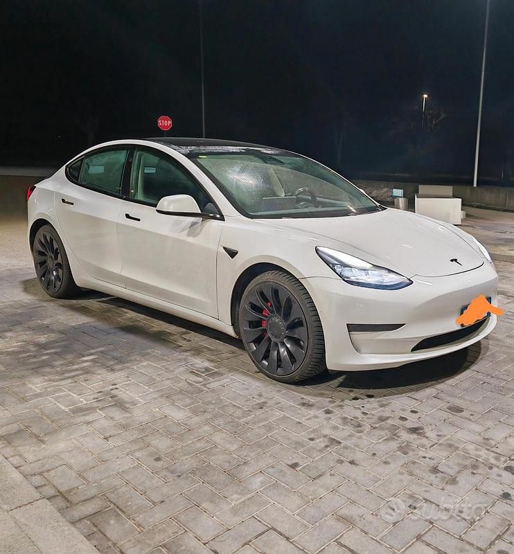 Begagnad Tesla Model 3 Performance 461 kW (627 HK) 2021 Vit Sedan