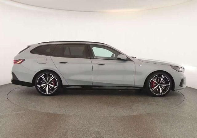 Usata BMW 540 M Sport 303 CV (222 kW) 2025 Grigio Station wagon
