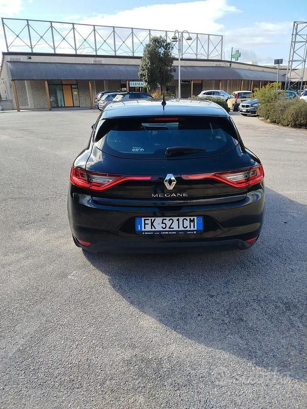 Usata Renault Mégane IV Intens 110 CV (80 kW) 2017 Nero Berlina
