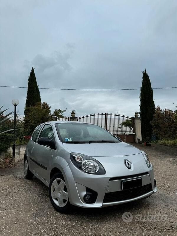 Usata 2010 Renault Twingo Due volumi | 3600 € (Buon prezzo) - Immagine 1/4