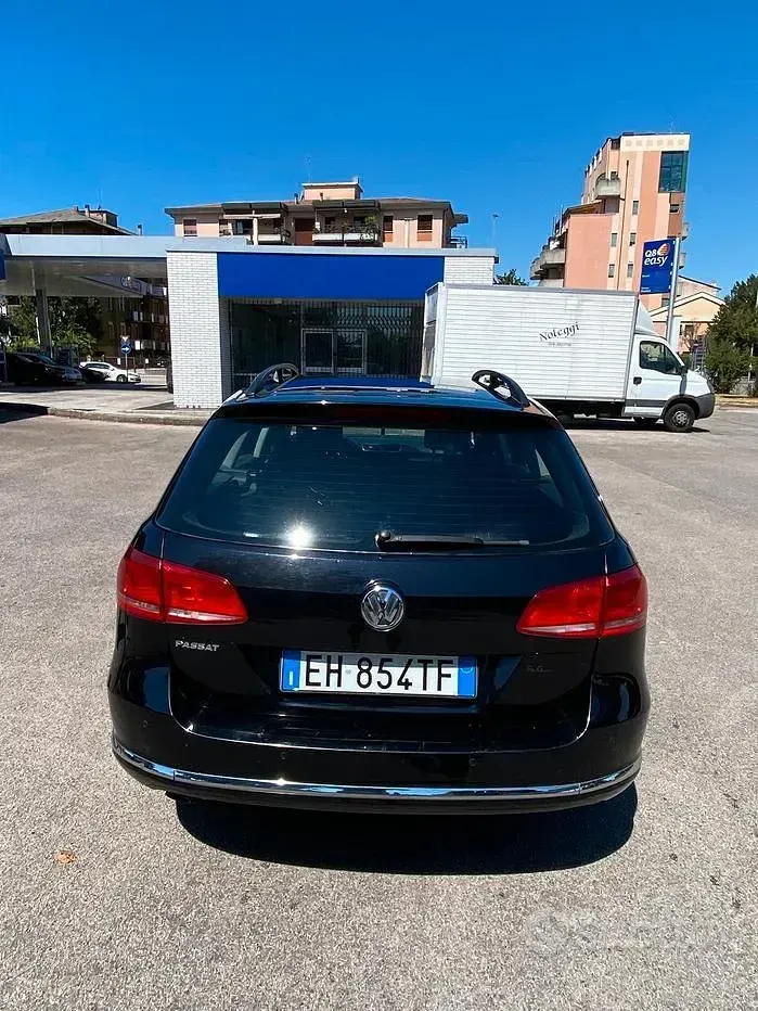 Usata VW Passat 105 CV (77 kW) 2011 Nero Station wagon
