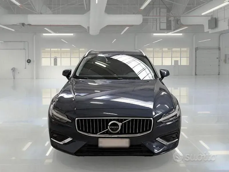 Usata Volvo V60 Inscription 250 CV (183 kW) 2020 Grigio Station wagon